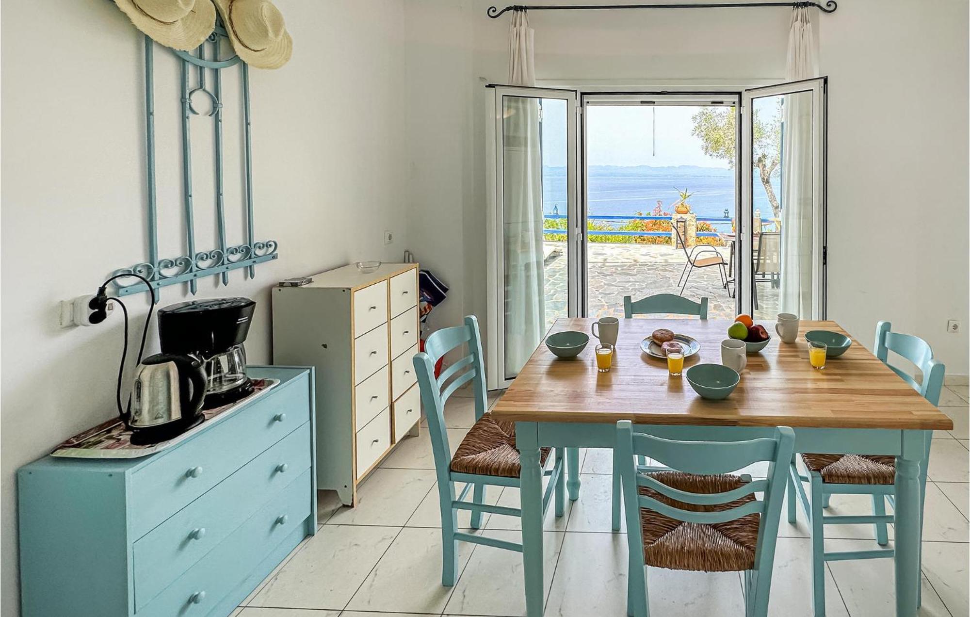 2 Bedroom Lovely Home In Kalamata Exterior foto