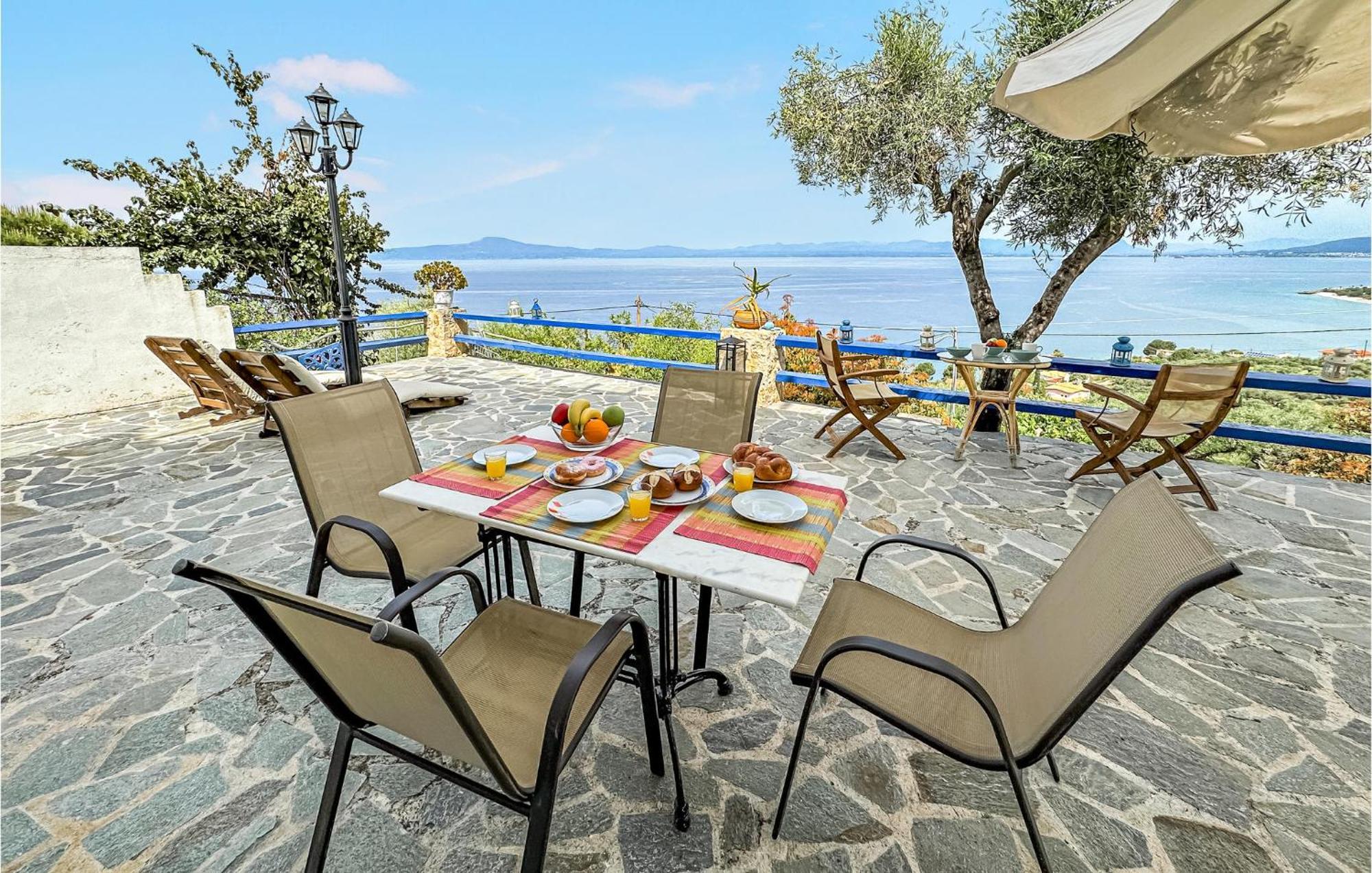 2 Bedroom Lovely Home In Kalamata Exterior foto