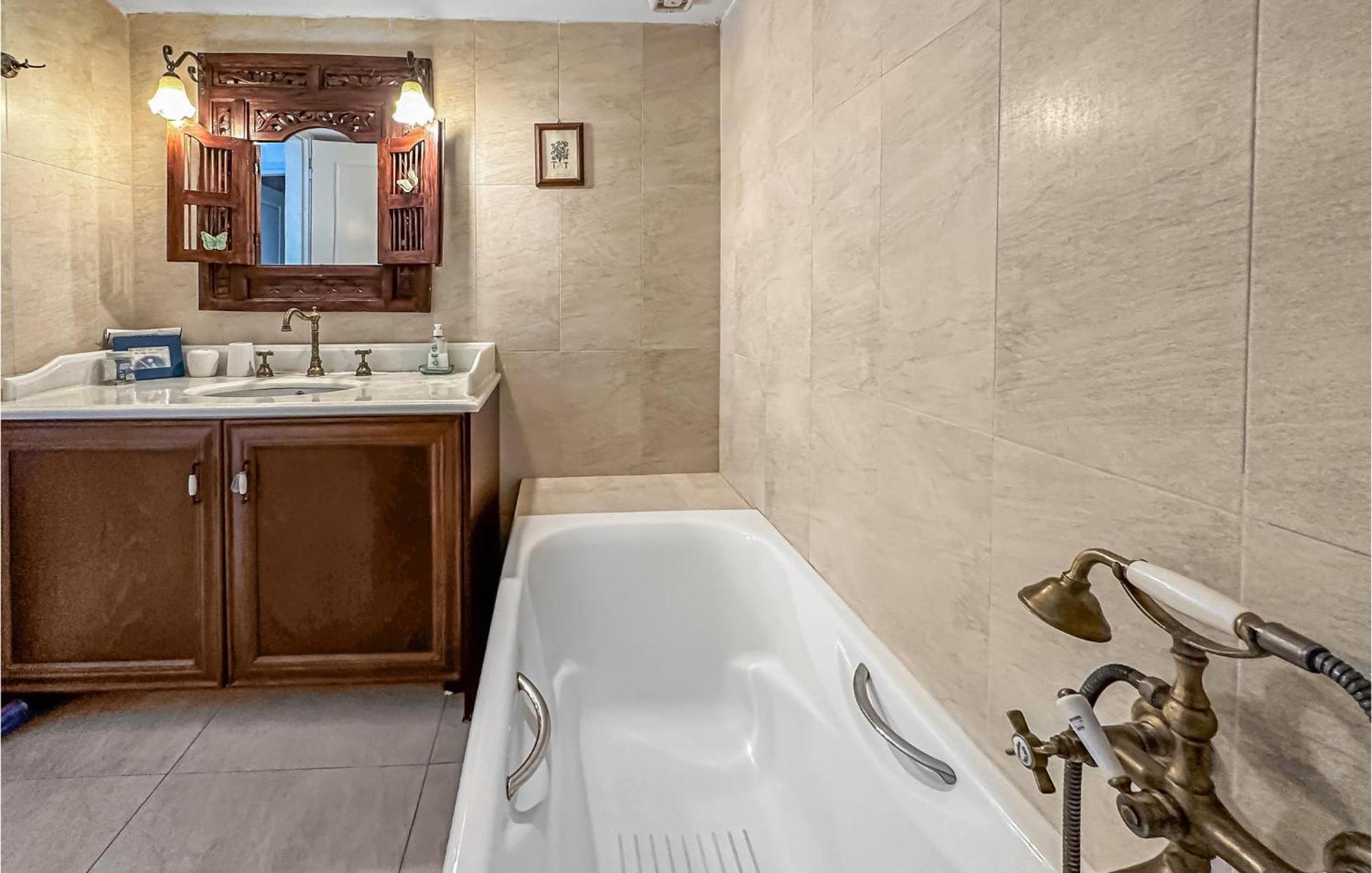 2 Bedroom Lovely Home In Kalamata Exterior foto