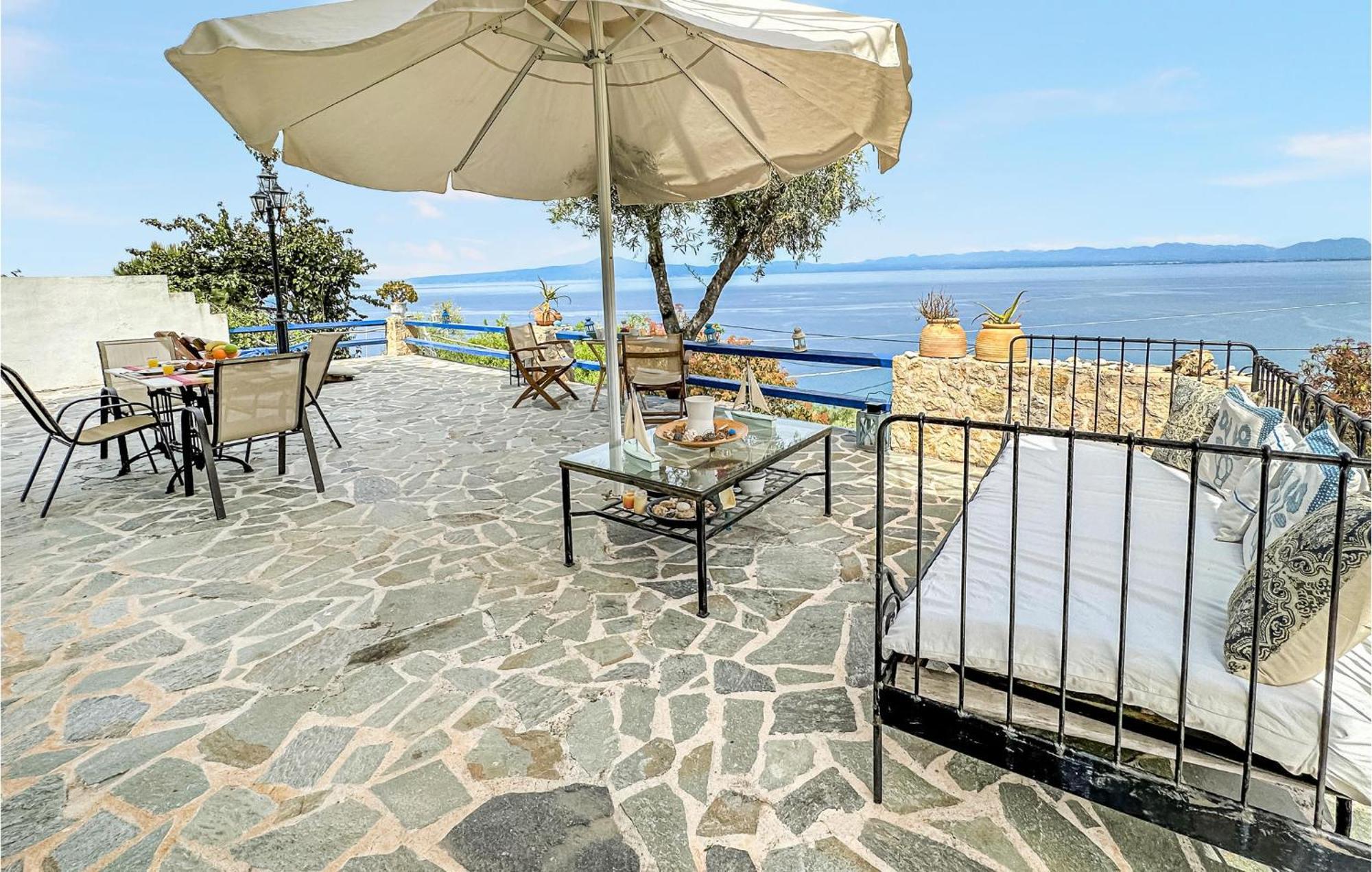 2 Bedroom Lovely Home In Kalamata Exterior foto