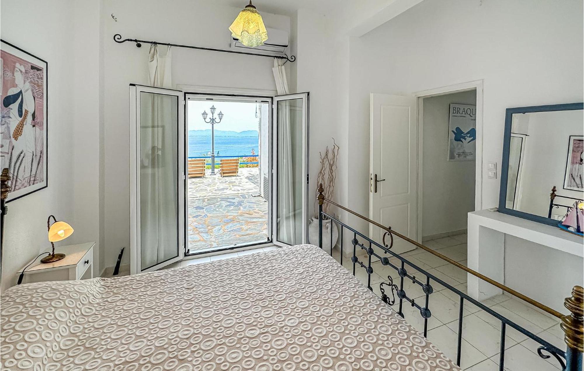 2 Bedroom Lovely Home In Kalamata Exterior foto