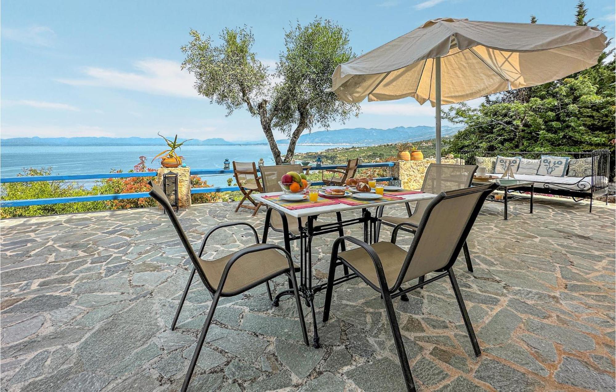 2 Bedroom Lovely Home In Kalamata Exterior foto
