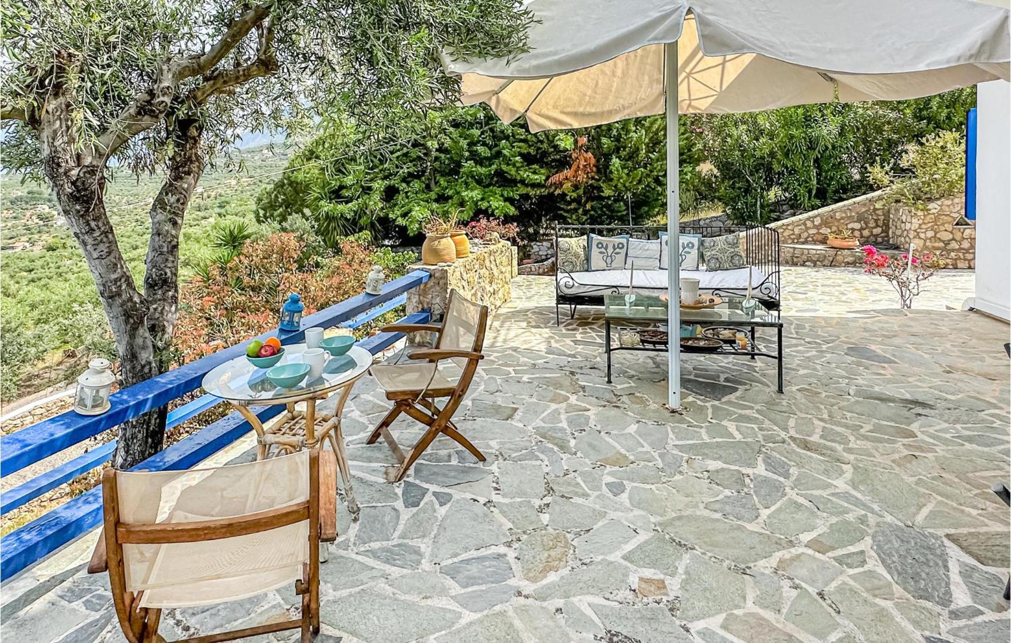 2 Bedroom Lovely Home In Kalamata Exterior foto